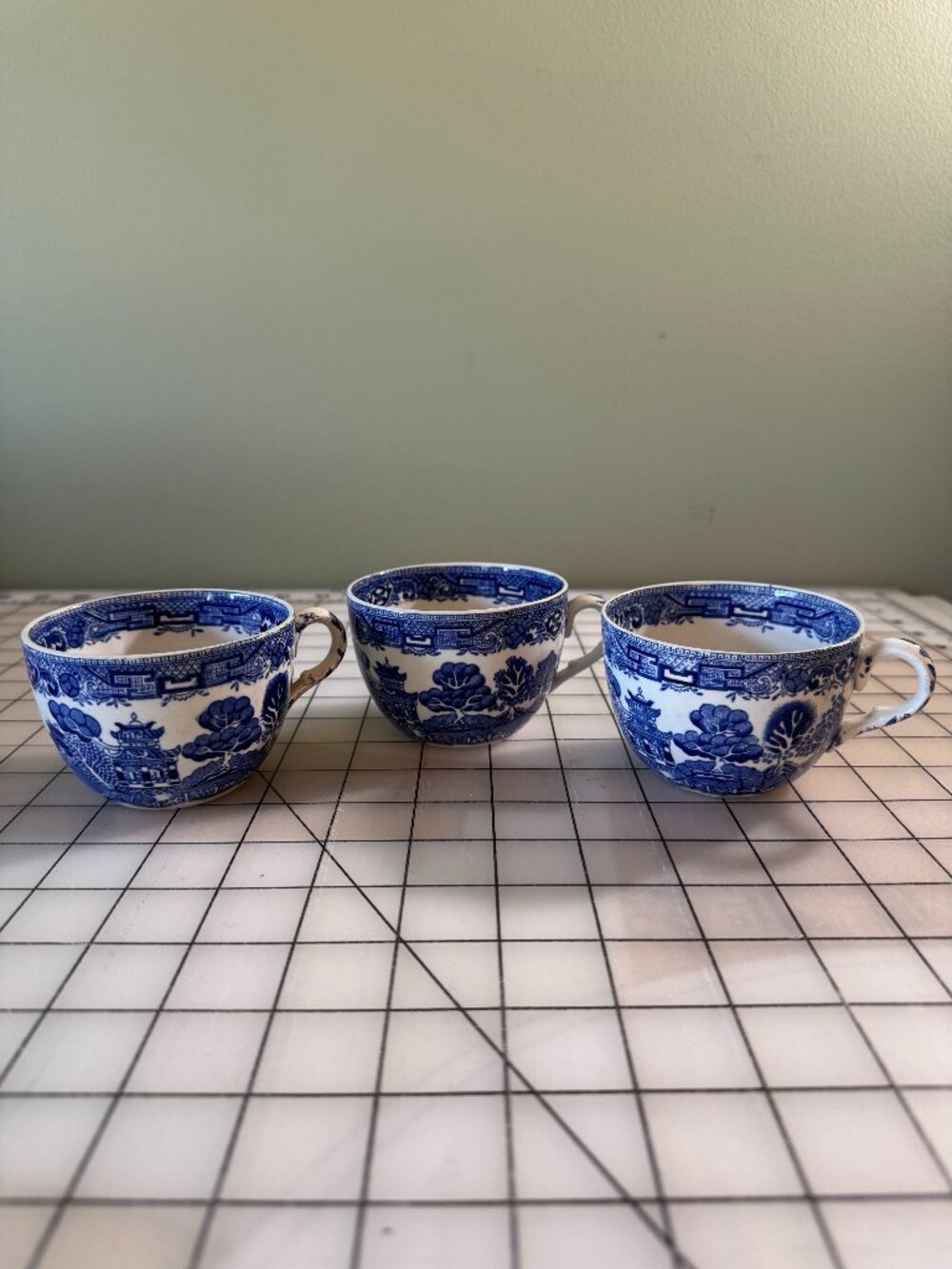 Vintage W Ridgway Staffordshire England Blue Willow Teacups Set 3 Transferware